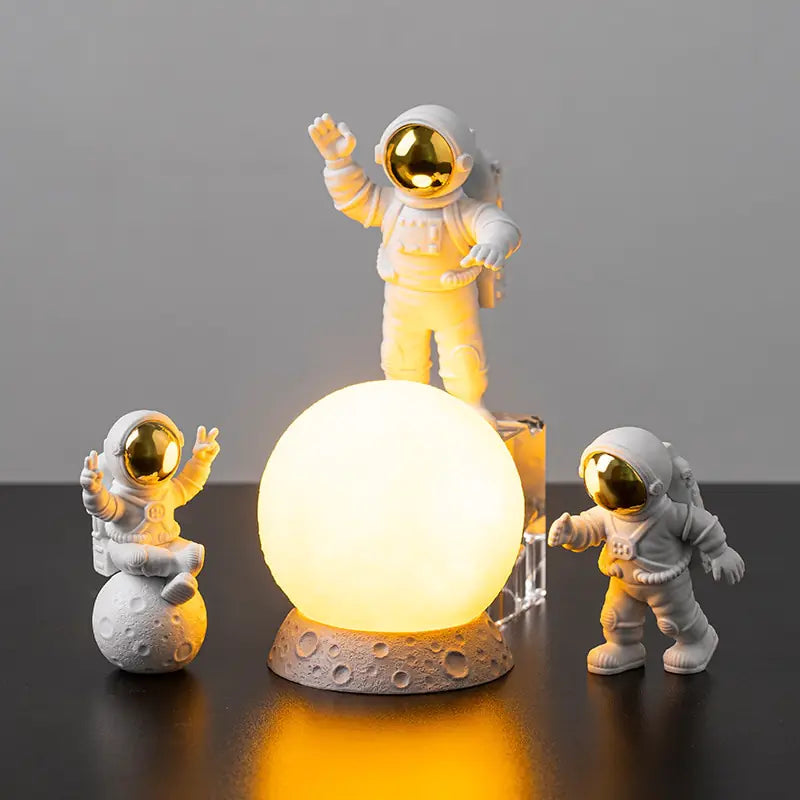 Wohndeko-Set mit Astronauten und Mond